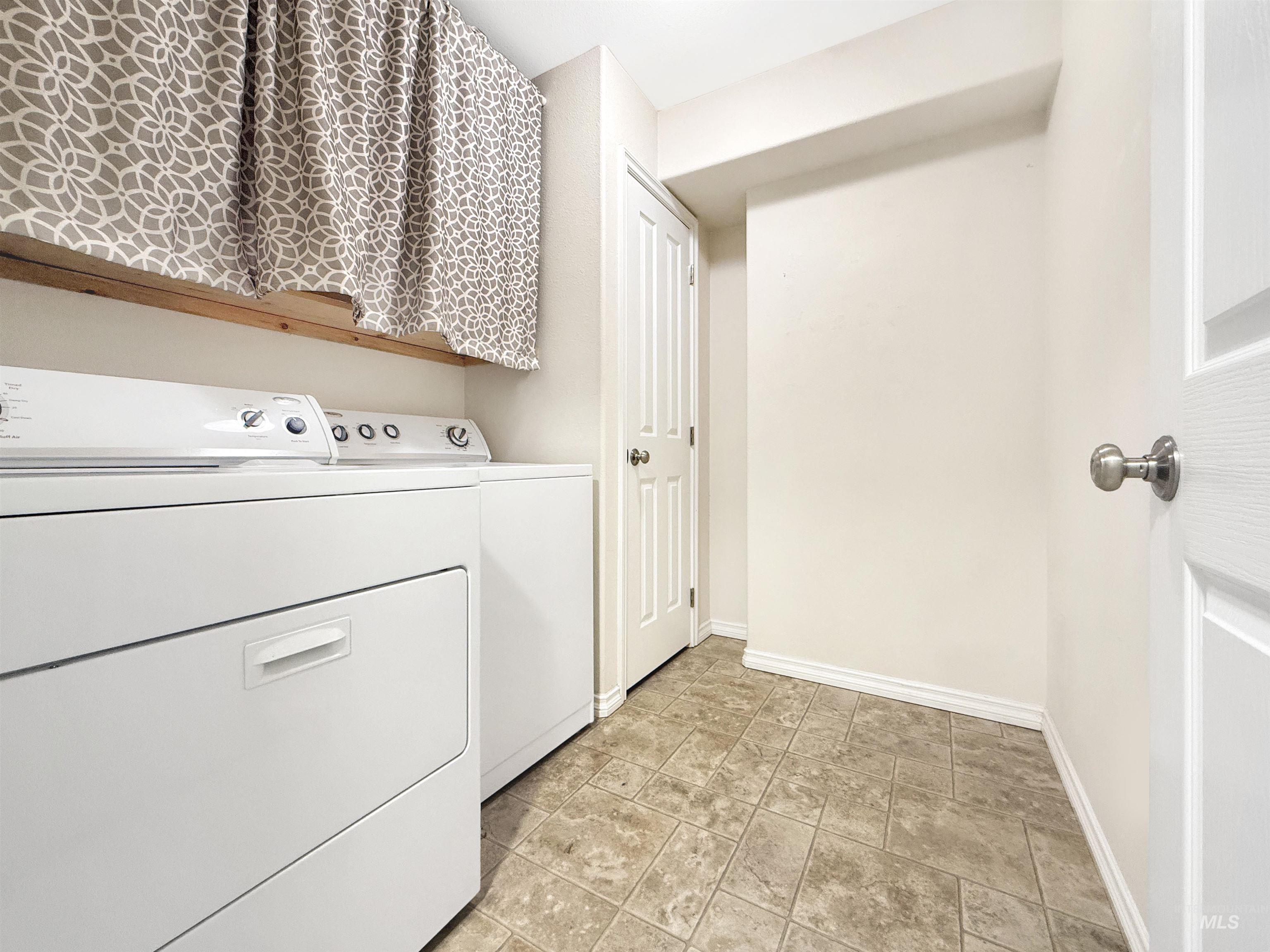 1014 Alturas Property Photo 22