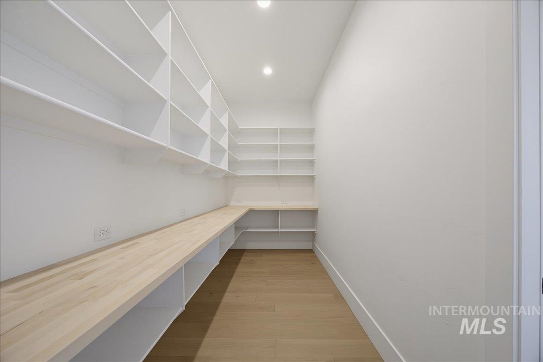 584 Founder Ave Property Photo 26
