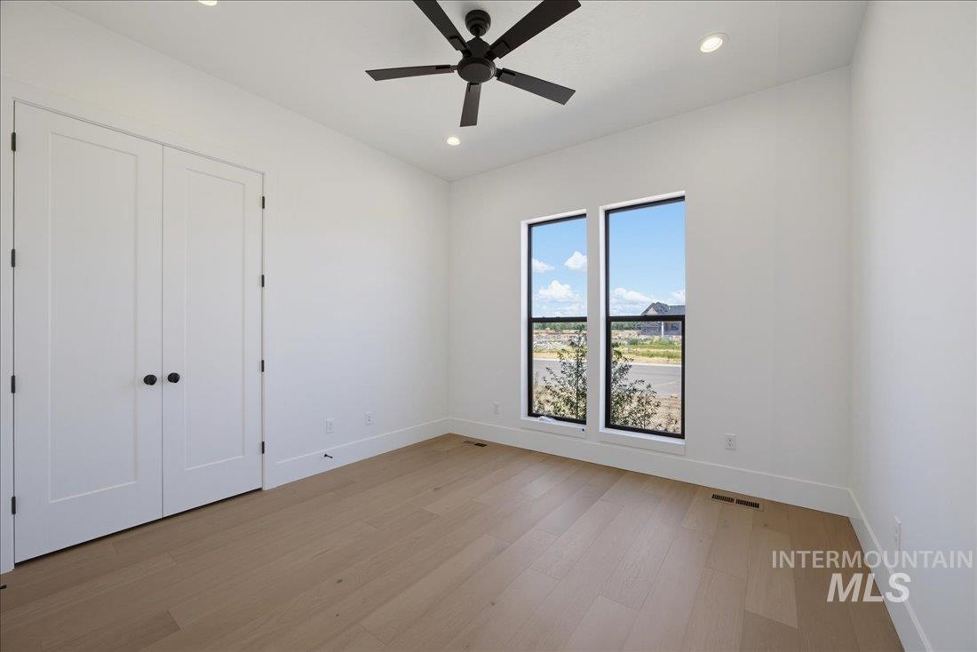 584 Founder Ave Property Photo 28