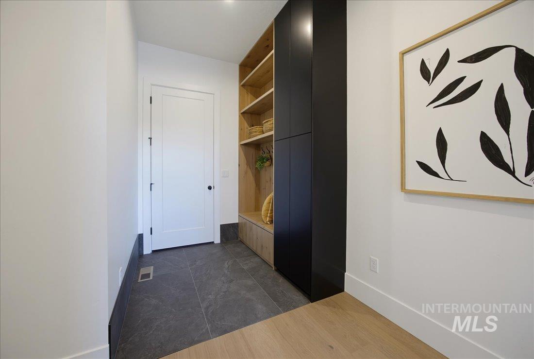 584 Founder Ave Property Photo 41