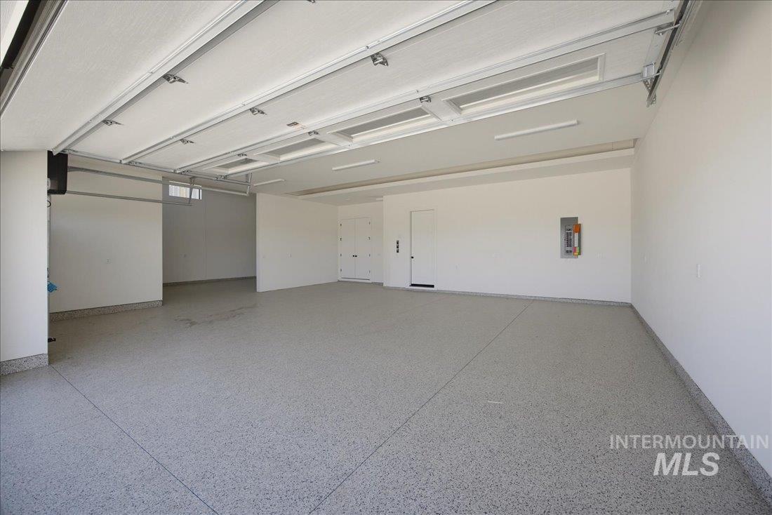 584 Founder Ave Property Photo 42