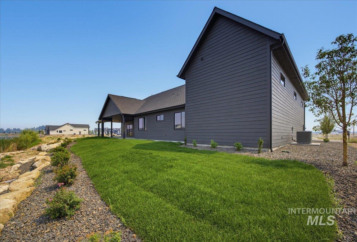 584 Founder Ave Property Photo 49
