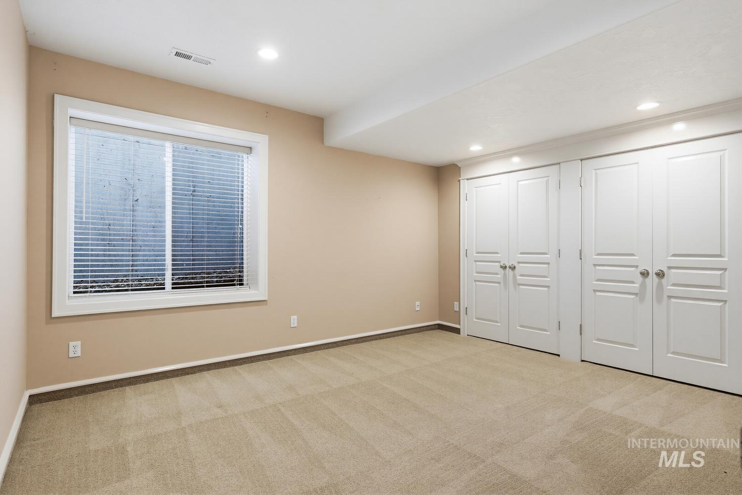 2068 E Handel Ct Property Photo 41