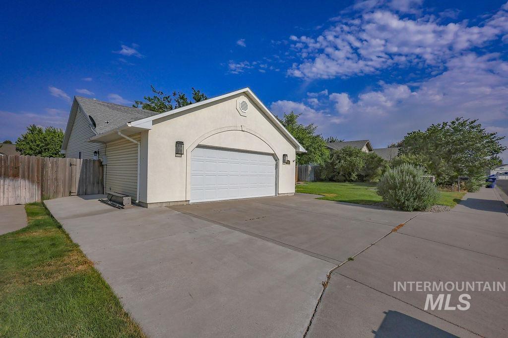 292 Whispering Pine Property Photo 2