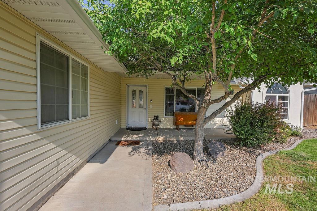 292 Whispering Pine Property Photo 3