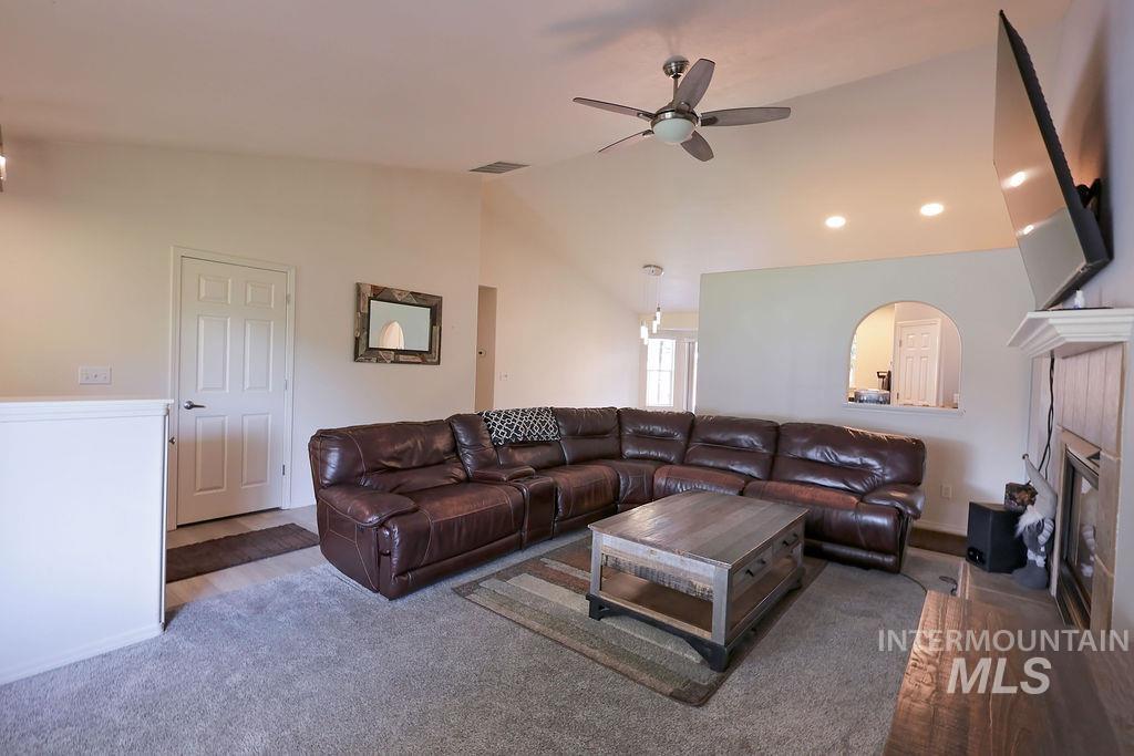 292 Whispering Pine Property Photo 4
