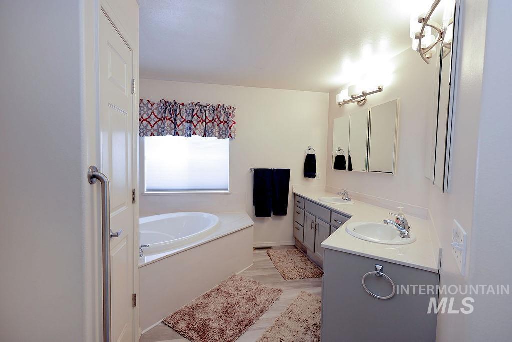 292 Whispering Pine Property Photo 10