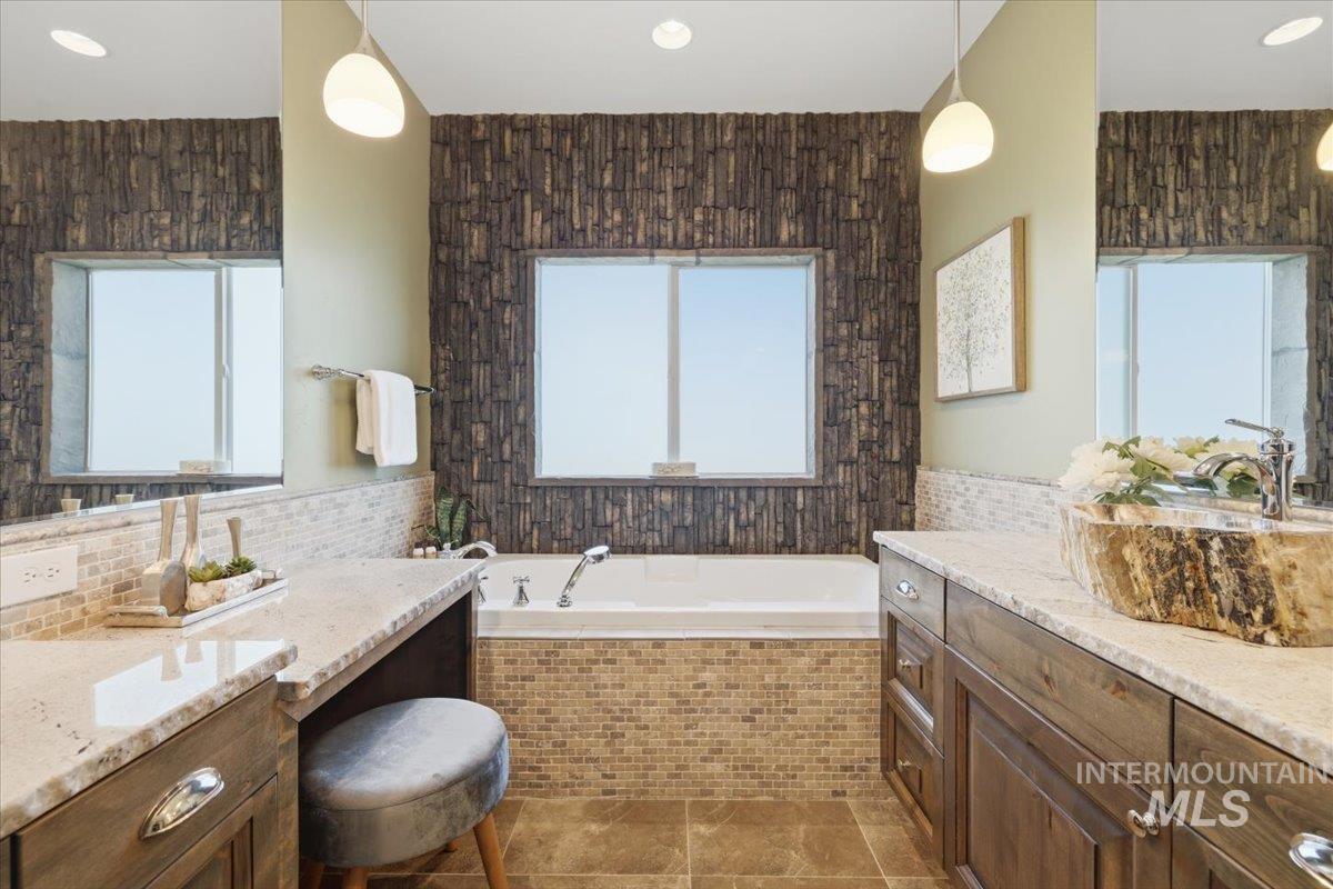 24053 Pheasant Ridge Ct. Property Photo 27