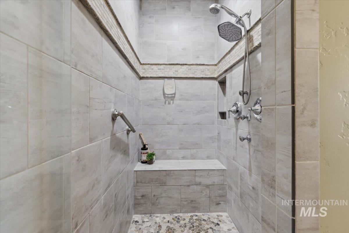 24053 Pheasant Ridge Ct. Property Photo 28
