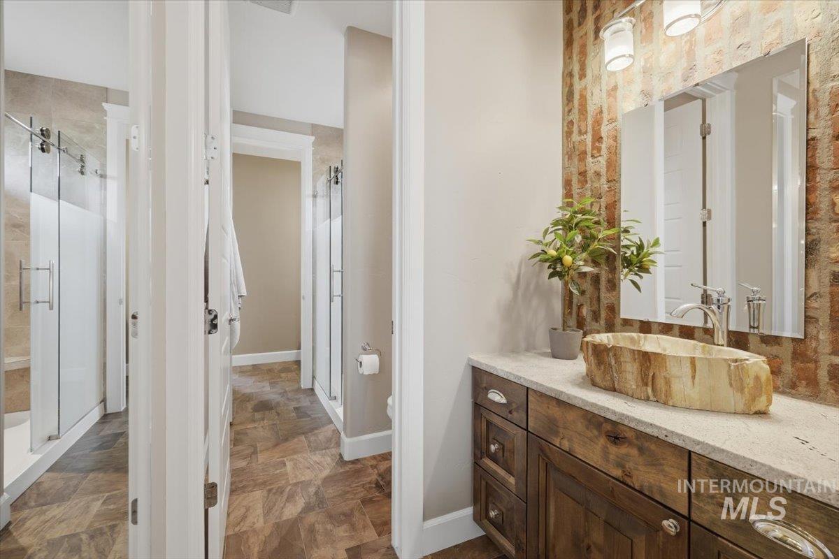 24053 Pheasant Ridge Ct. Property Photo 36