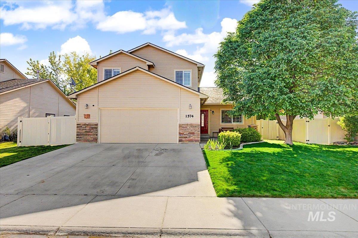 1574 S Glasgow Property Photo 2