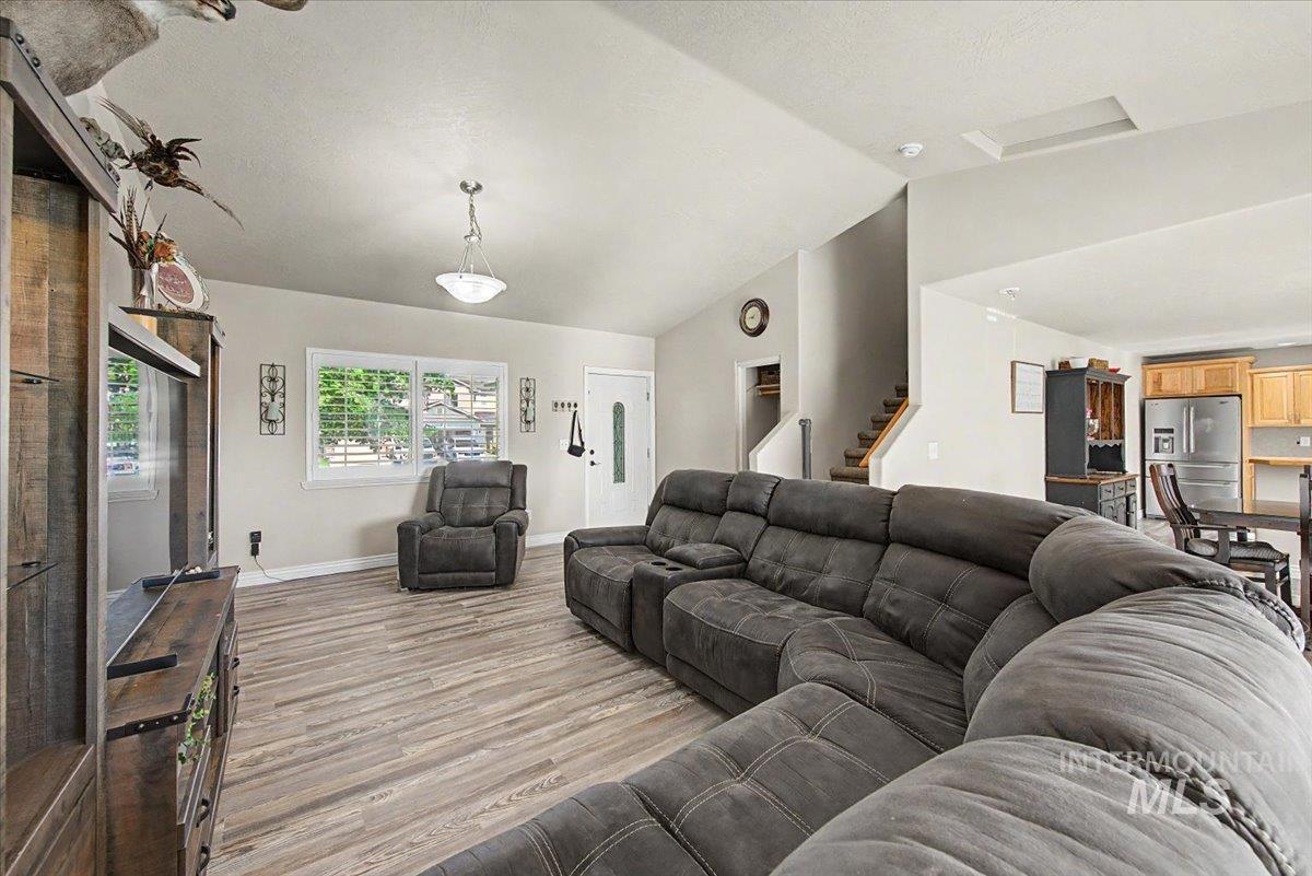 1574 S Glasgow Property Photo 10