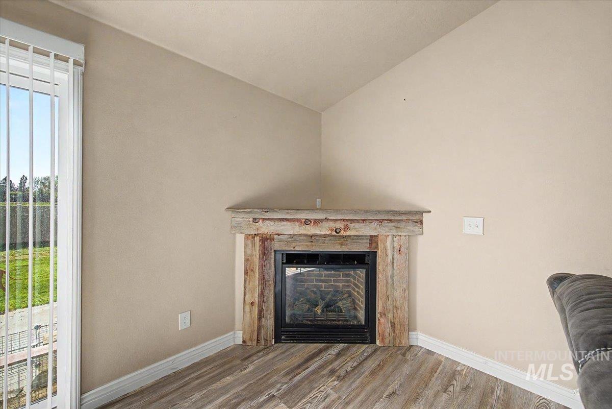 1574 S Glasgow Property Photo 13