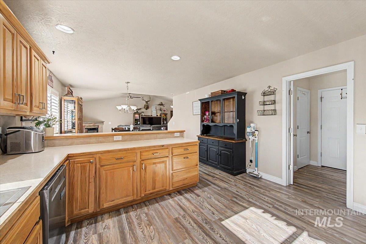 1574 S Glasgow Property Photo 21