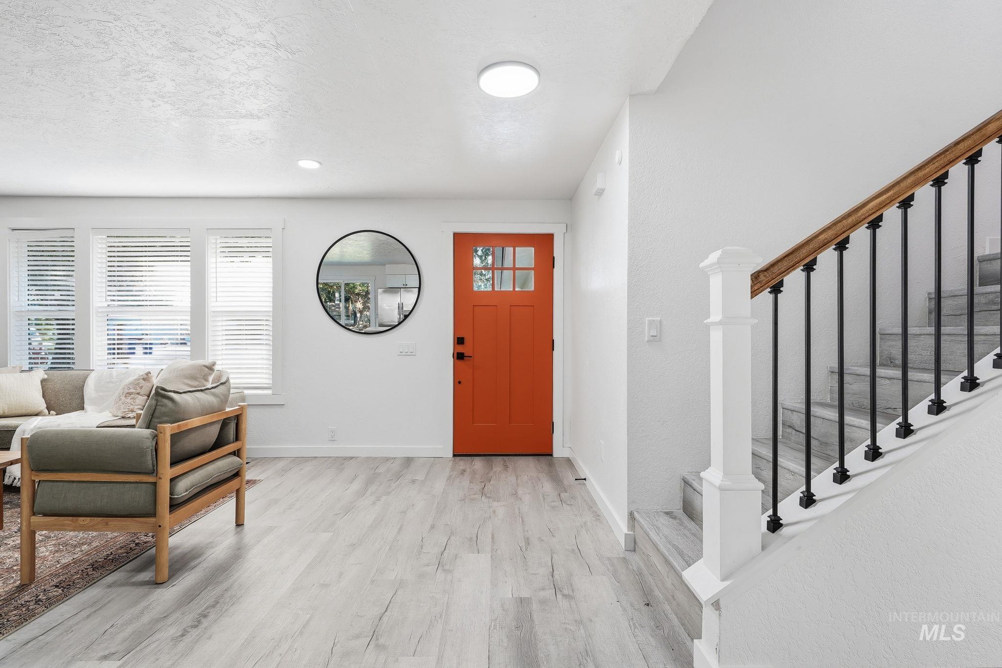 5560 S Cortez Pl Property Photo 3