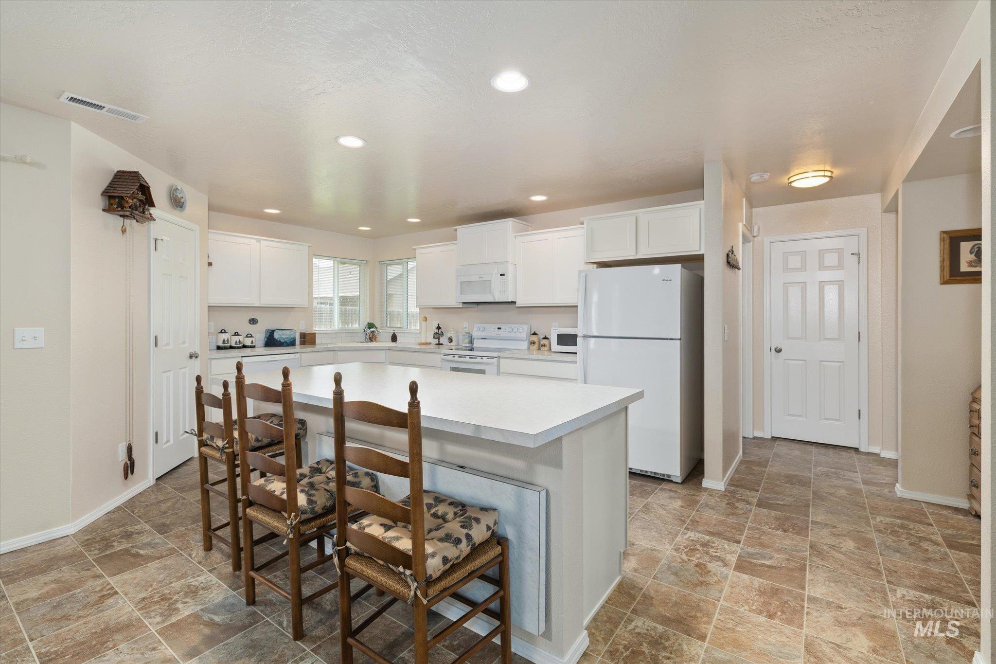 3427 S Clark Fork Ave Property Photo 10