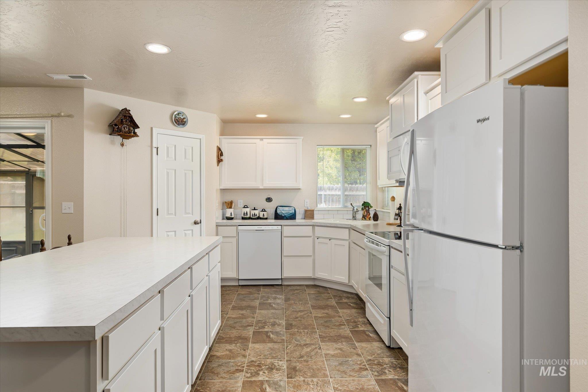 3427 S Clark Fork Ave Property Photo 12