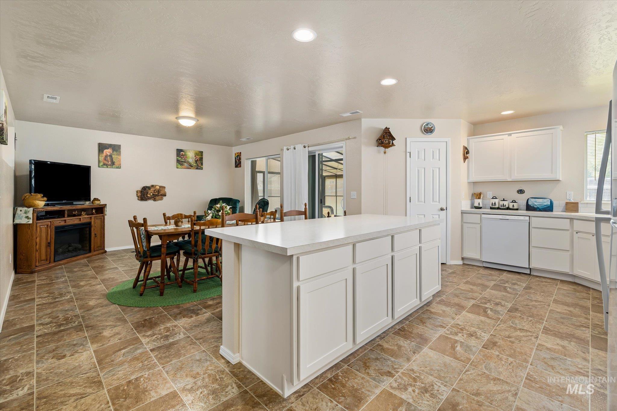 3427 S Clark Fork Ave Property Photo 13