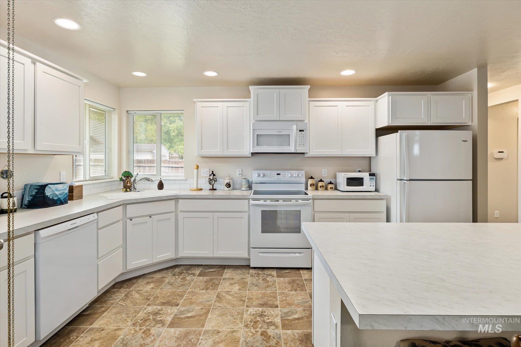 3427 S Clark Fork Ave Property Photo 18