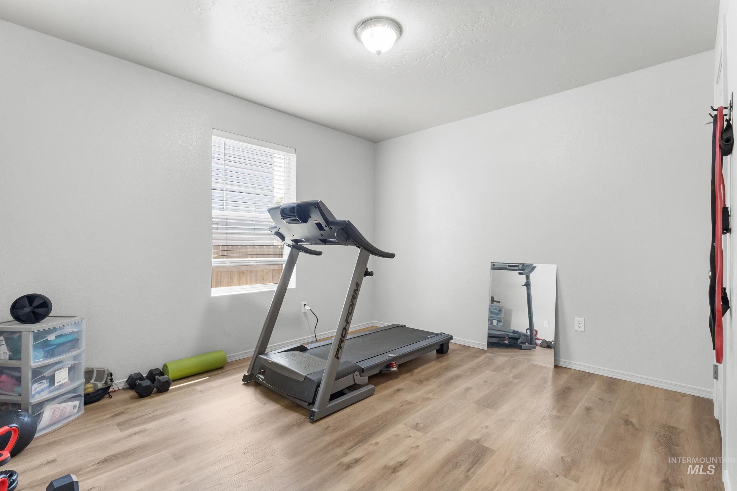 4633 N Dyver Property Photo 15