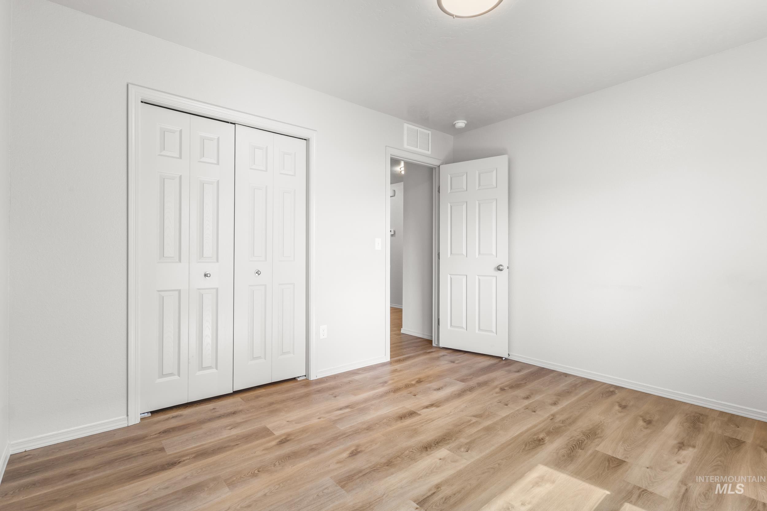 4633 N Dyver Property Photo 16