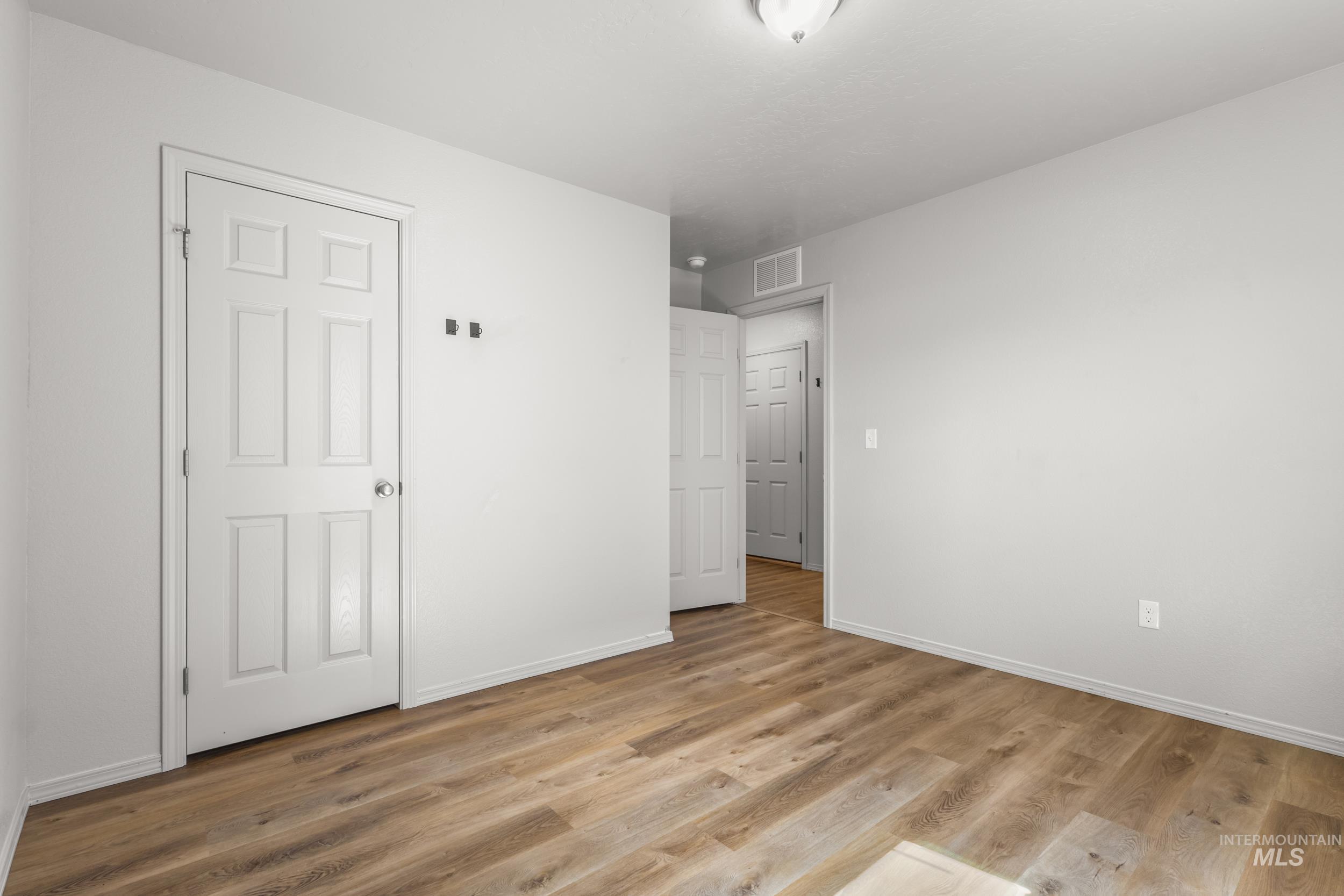 4633 N Dyver Property Photo 17