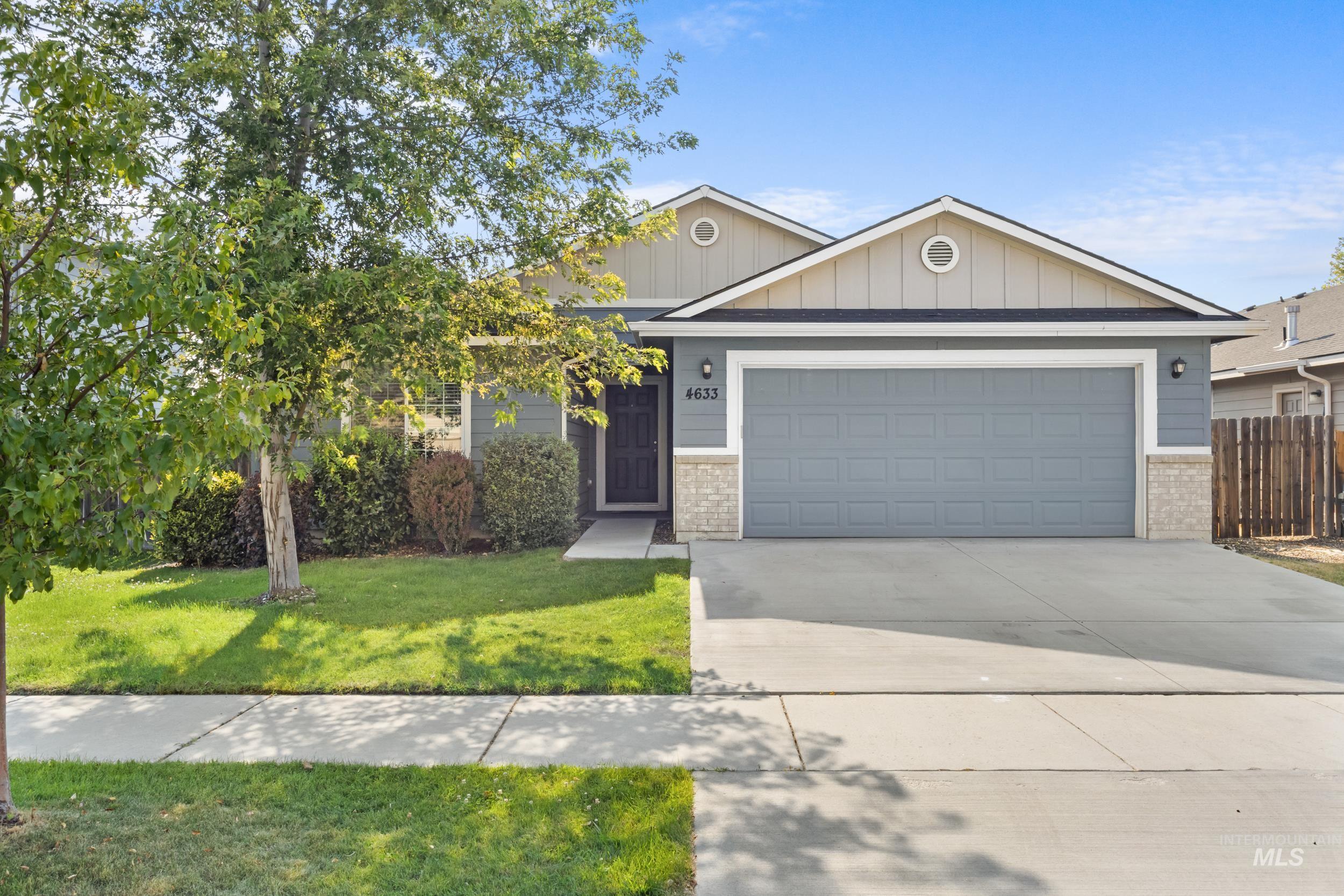 4633 N Dyver Property Photo 23