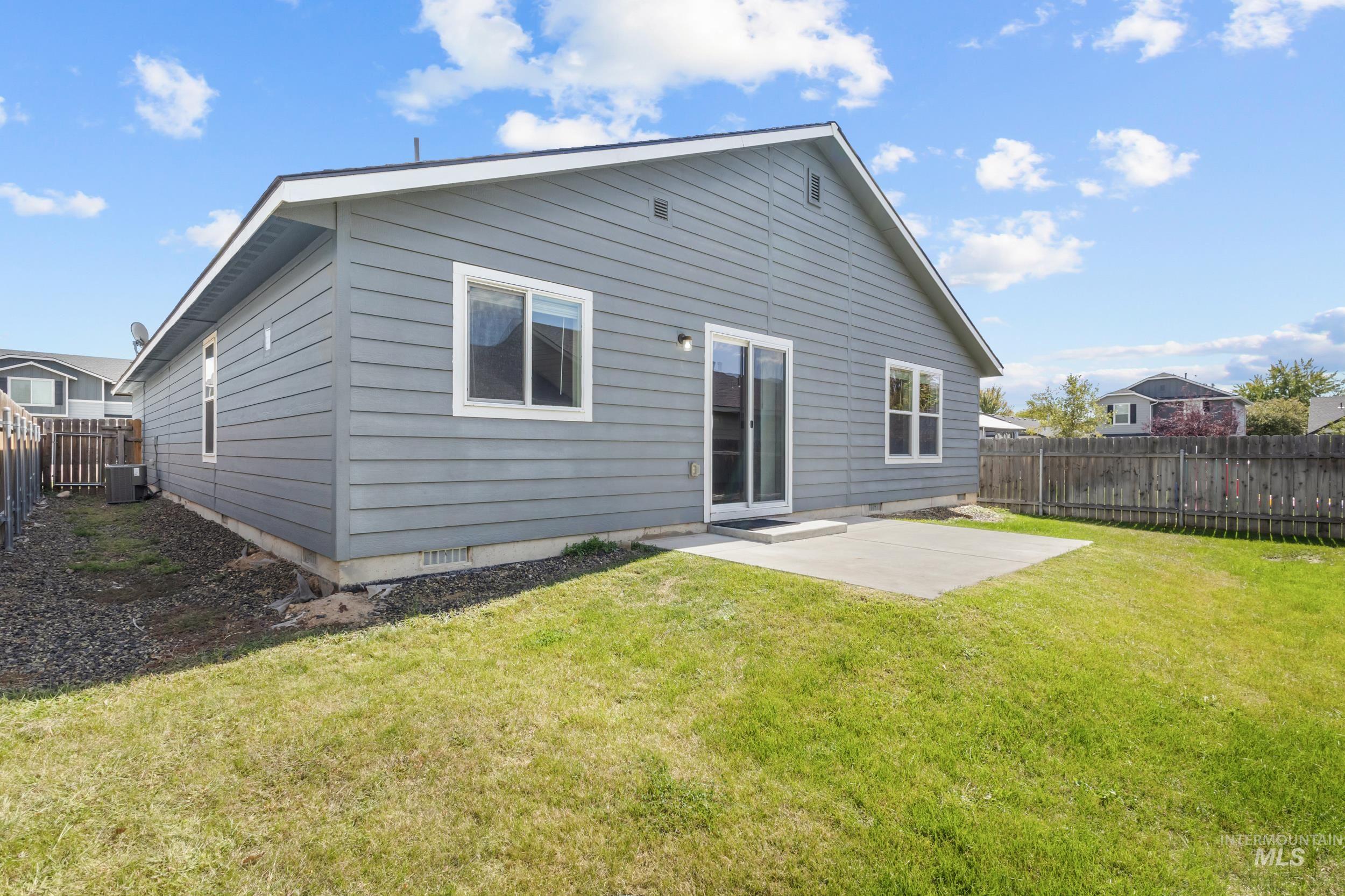 4633 N Dyver Property Photo 29