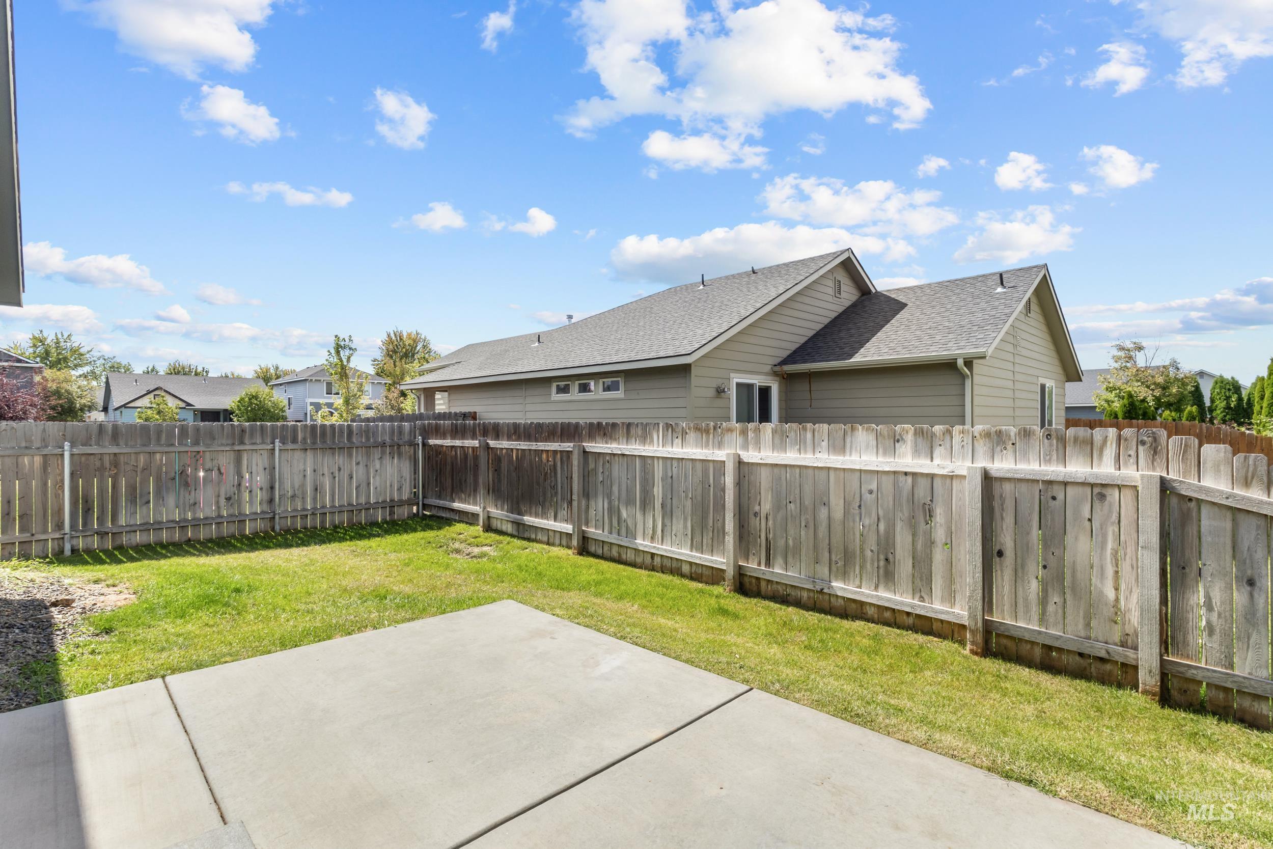 4633 N Dyver Property Photo 30