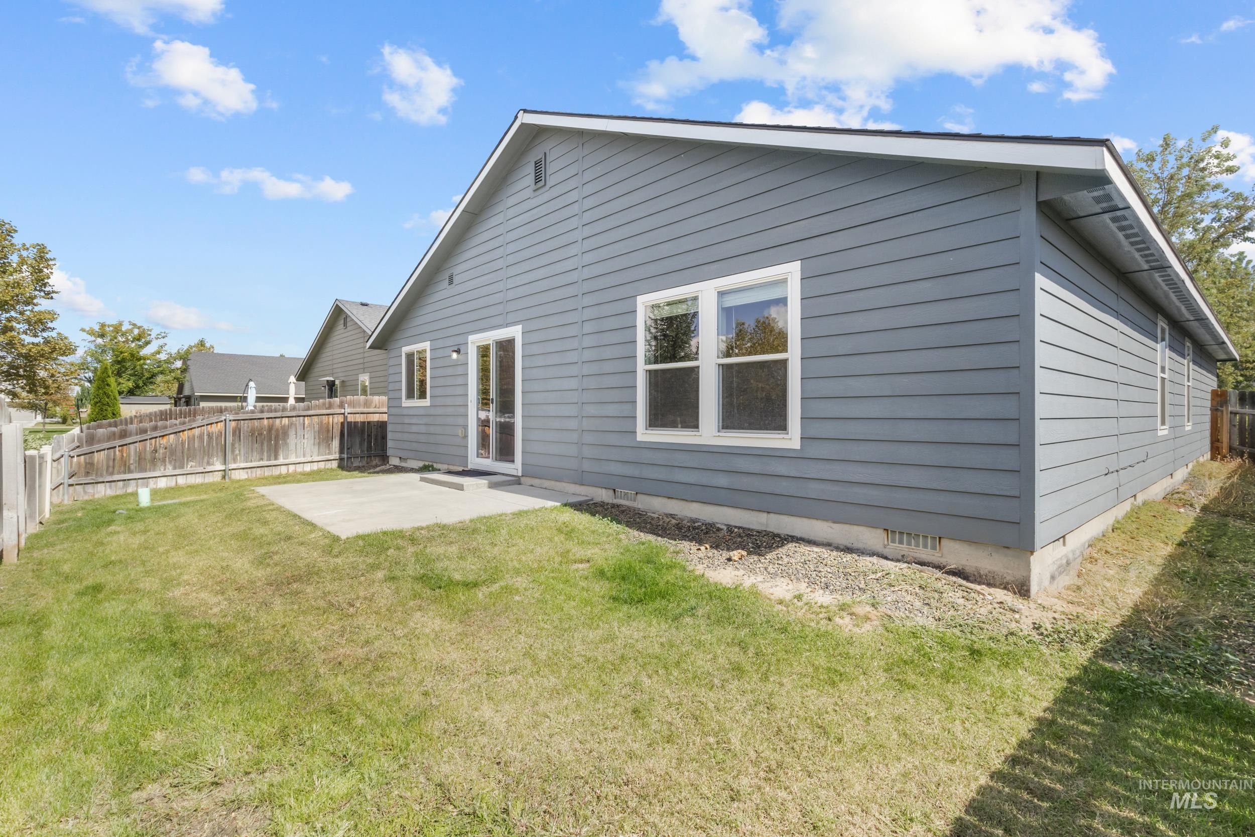 4633 N Dyver Property Photo 31