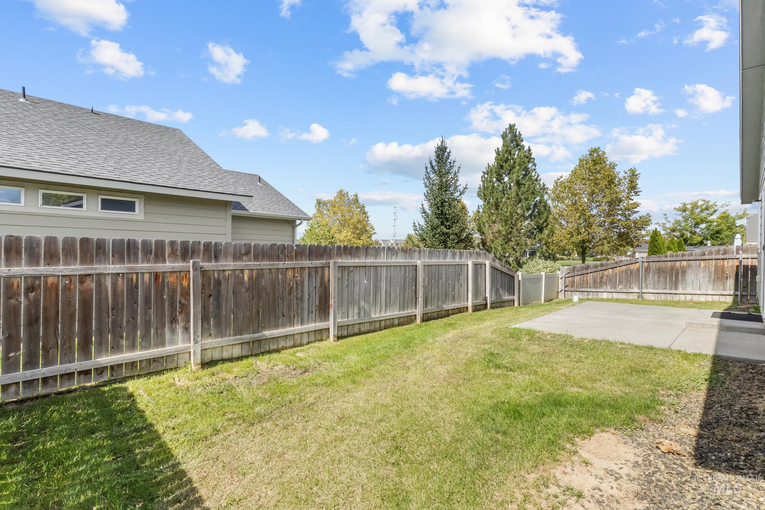 4633 N Dyver Property Photo 32