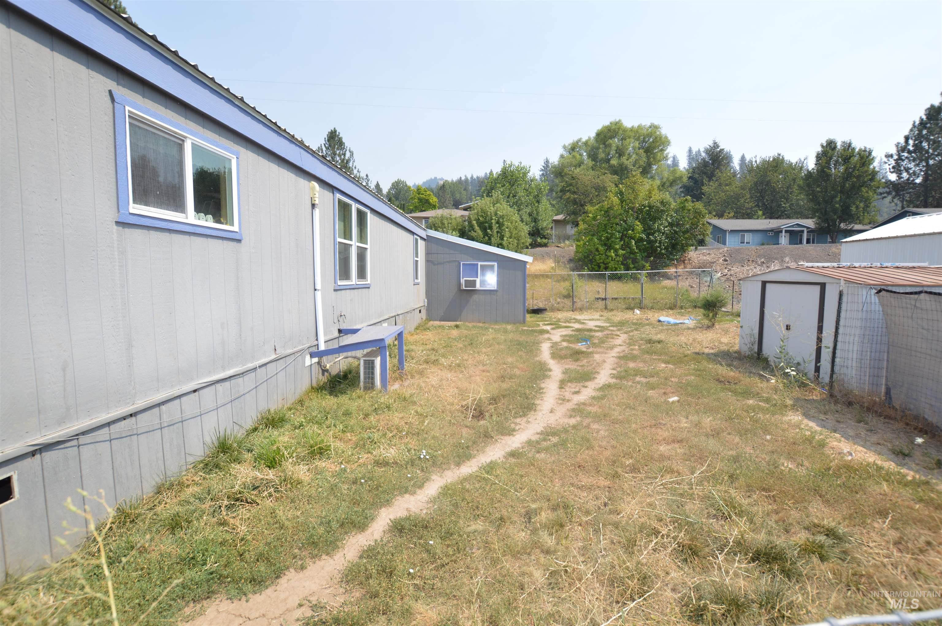 110 N Front St Property Photo 9