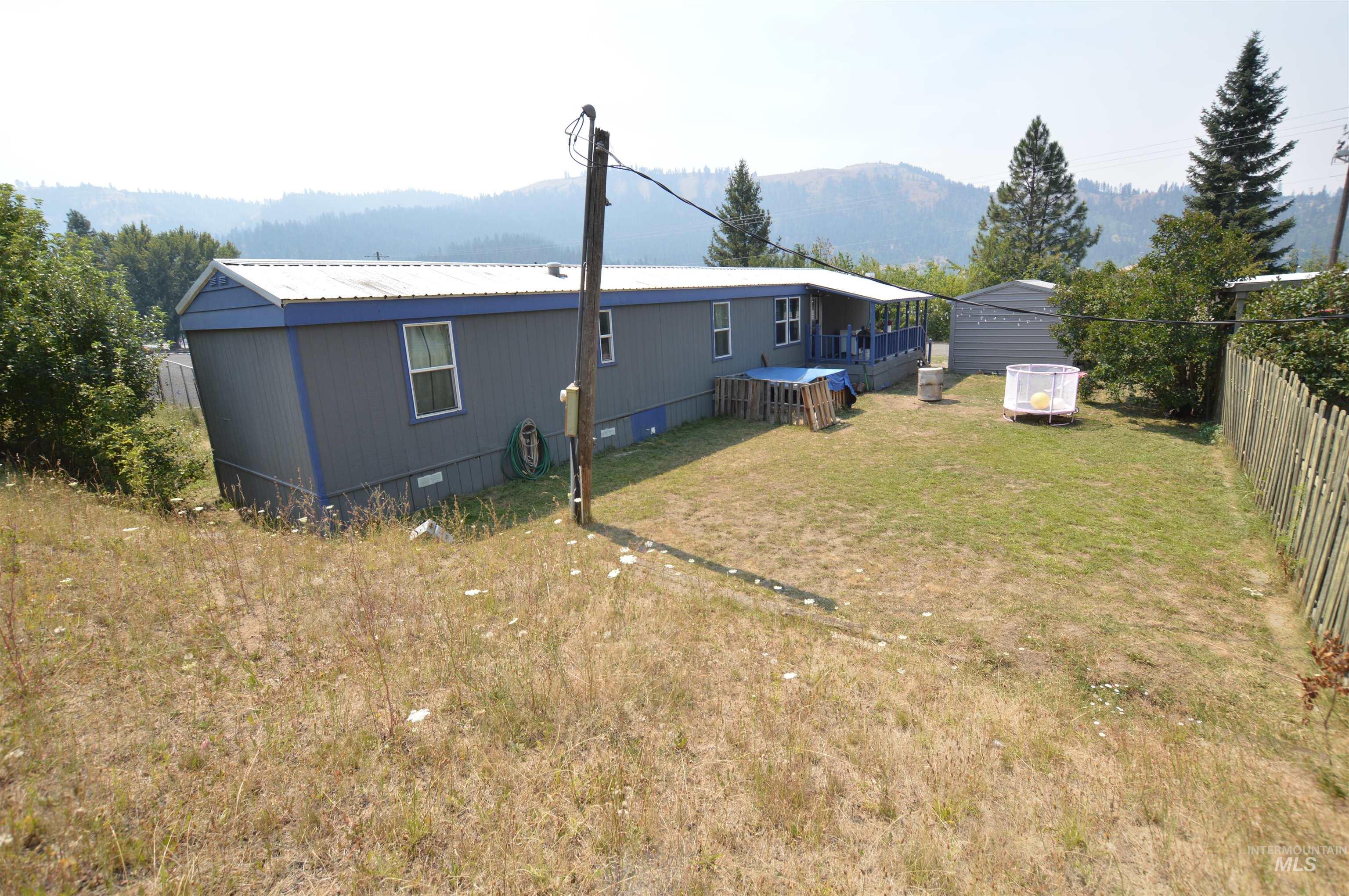 110 N Front St Property Photo 12