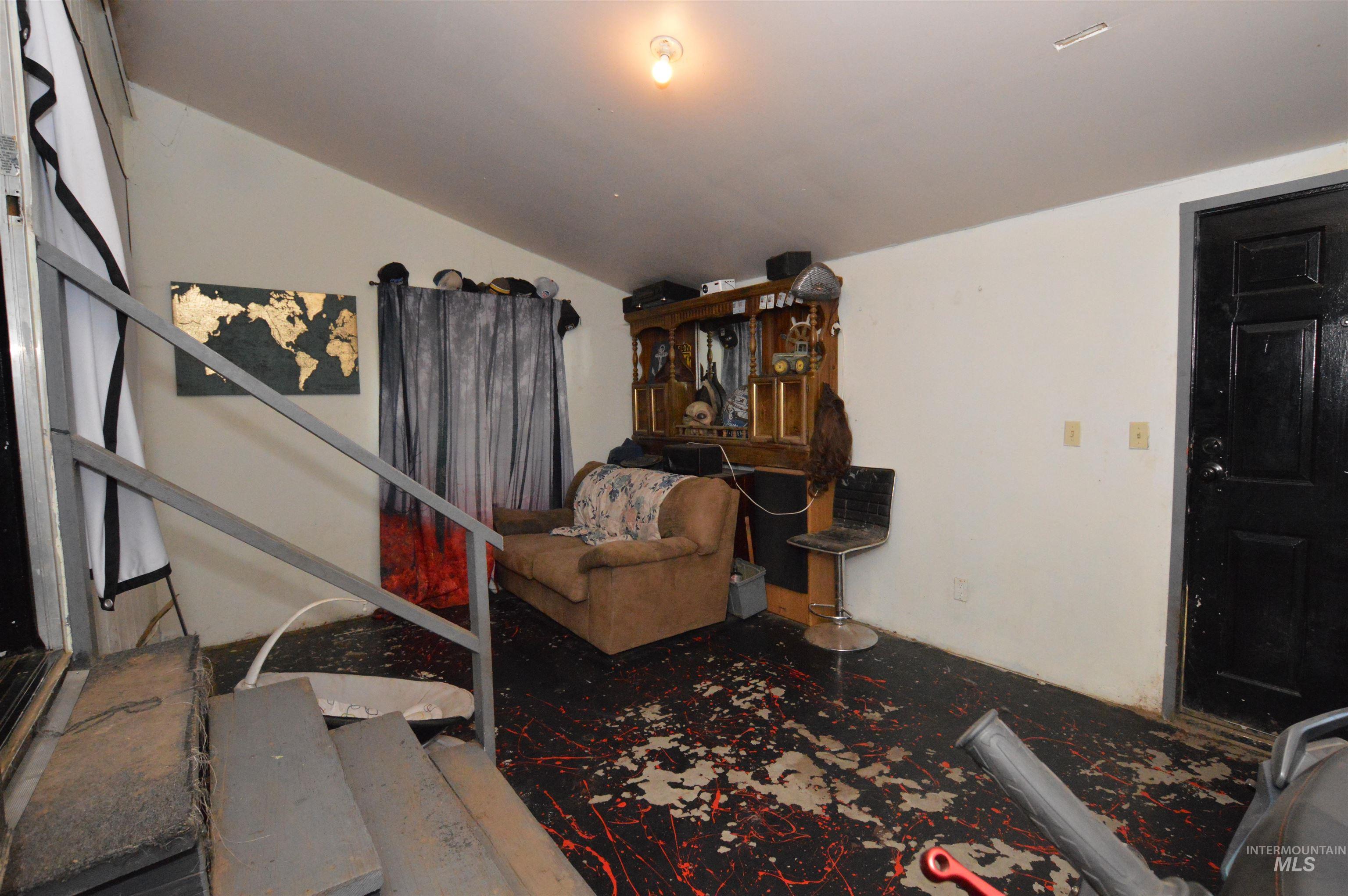 110 N Front St Property Photo 14