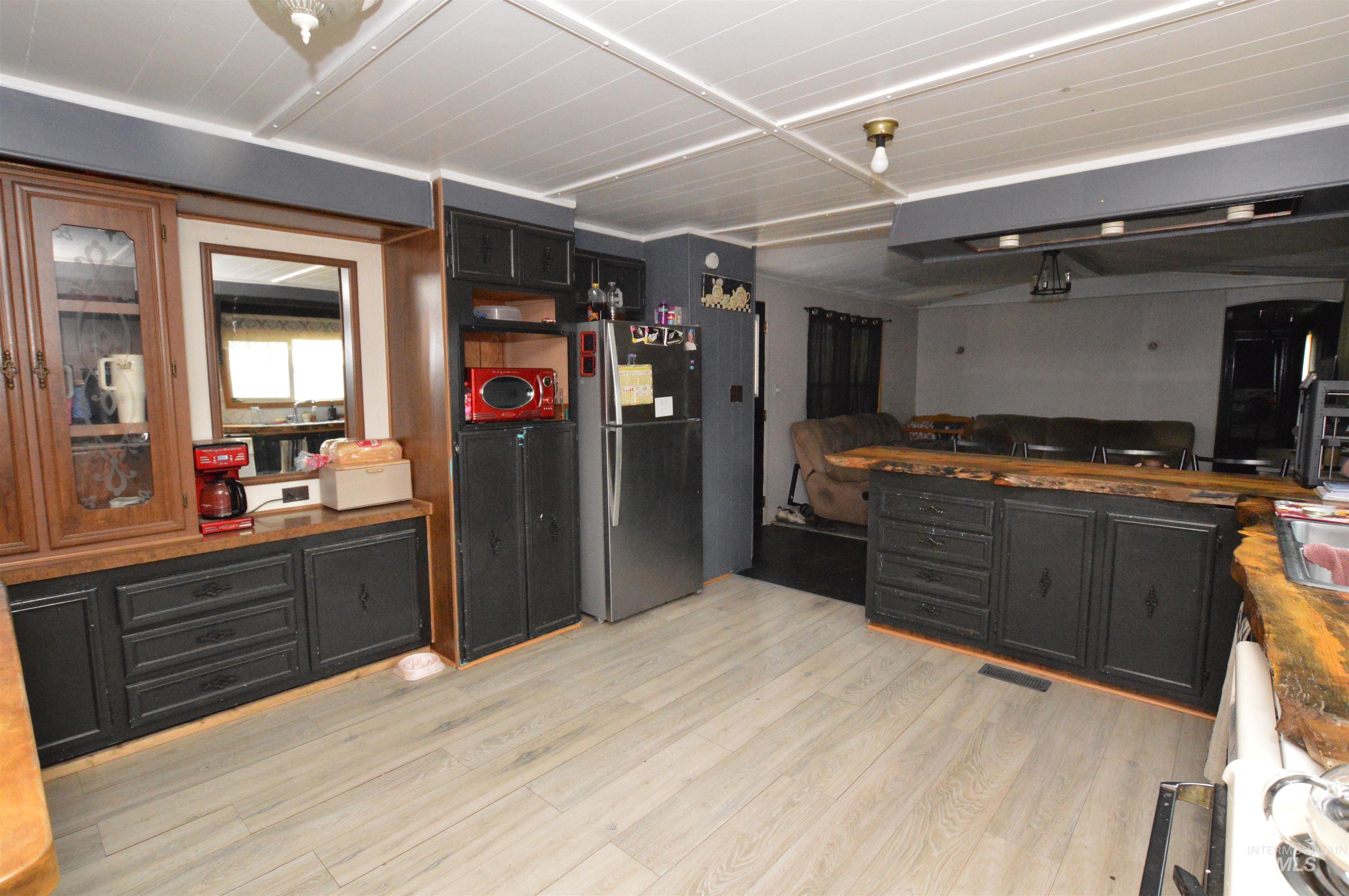 110 N Front St Property Photo 16