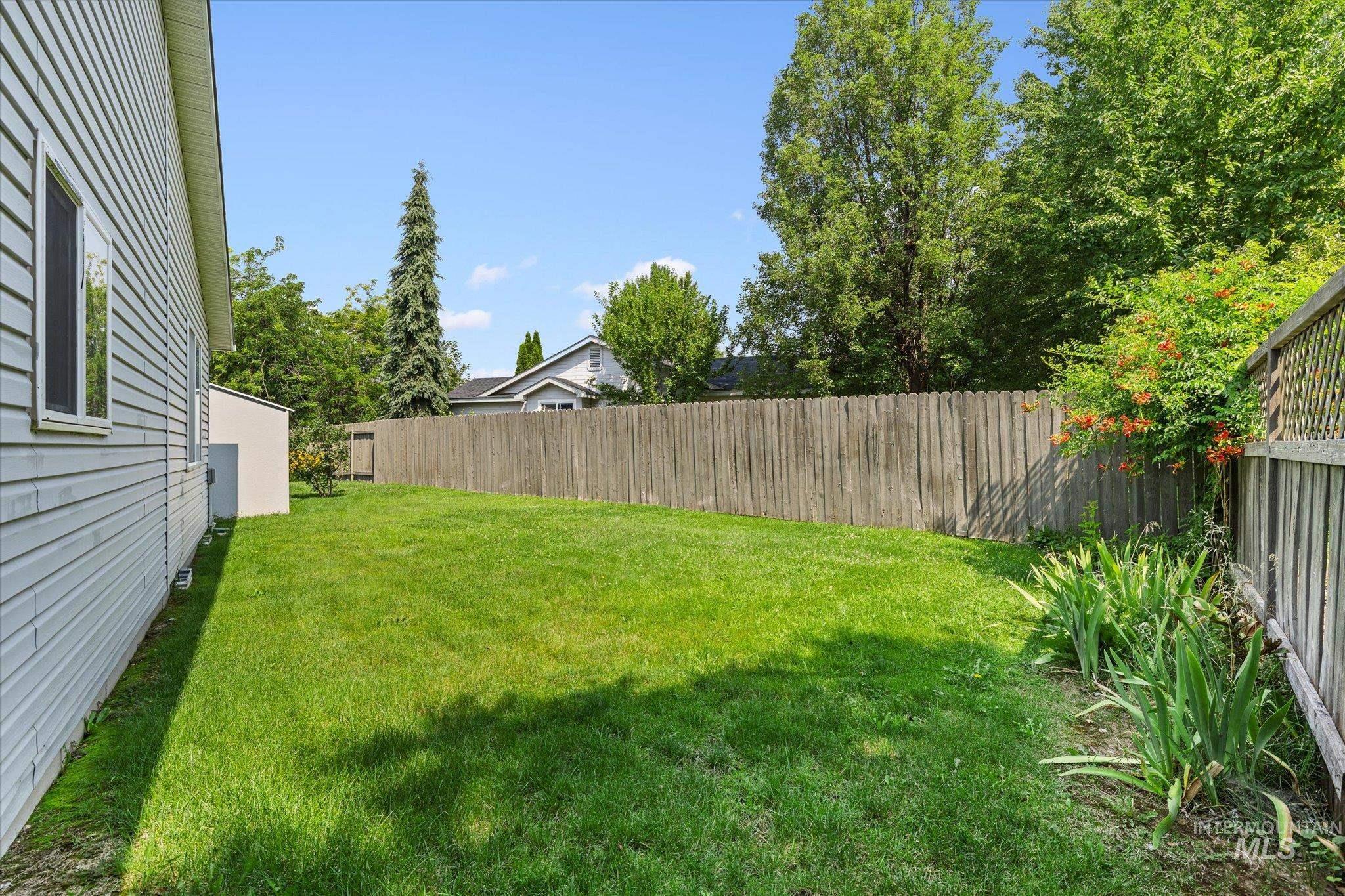 3892 E Eisenhower Dr Property Photo 44