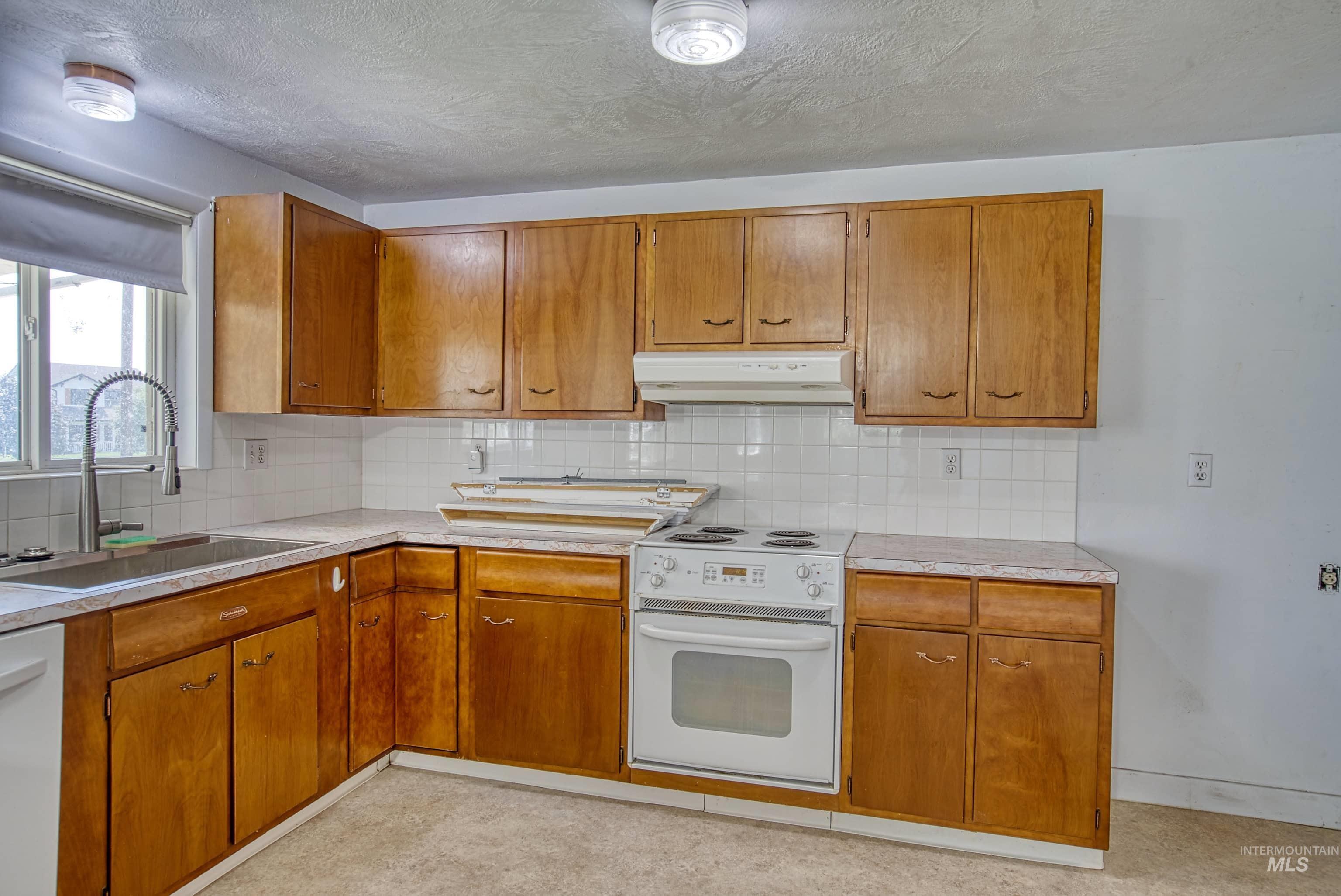365 Clabby Road Property Photo 7