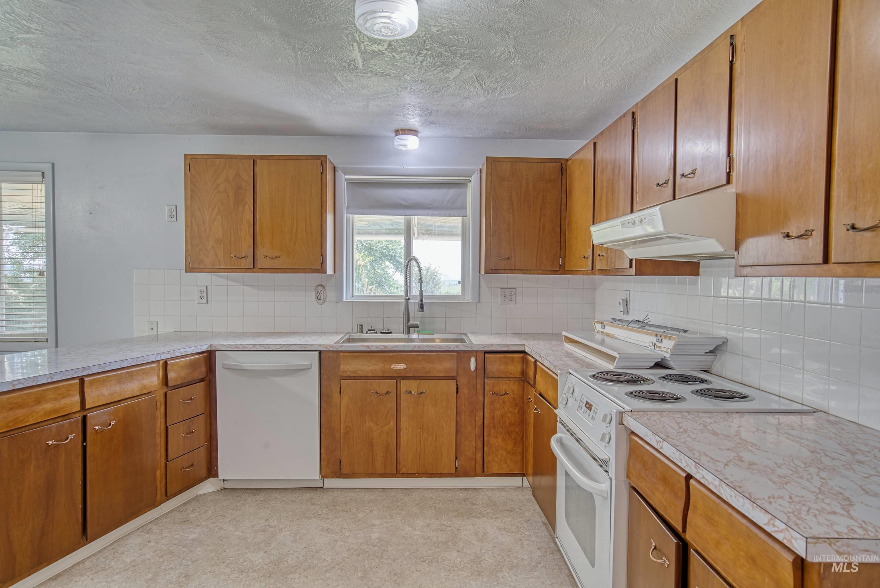 365 Clabby Road Property Photo 9