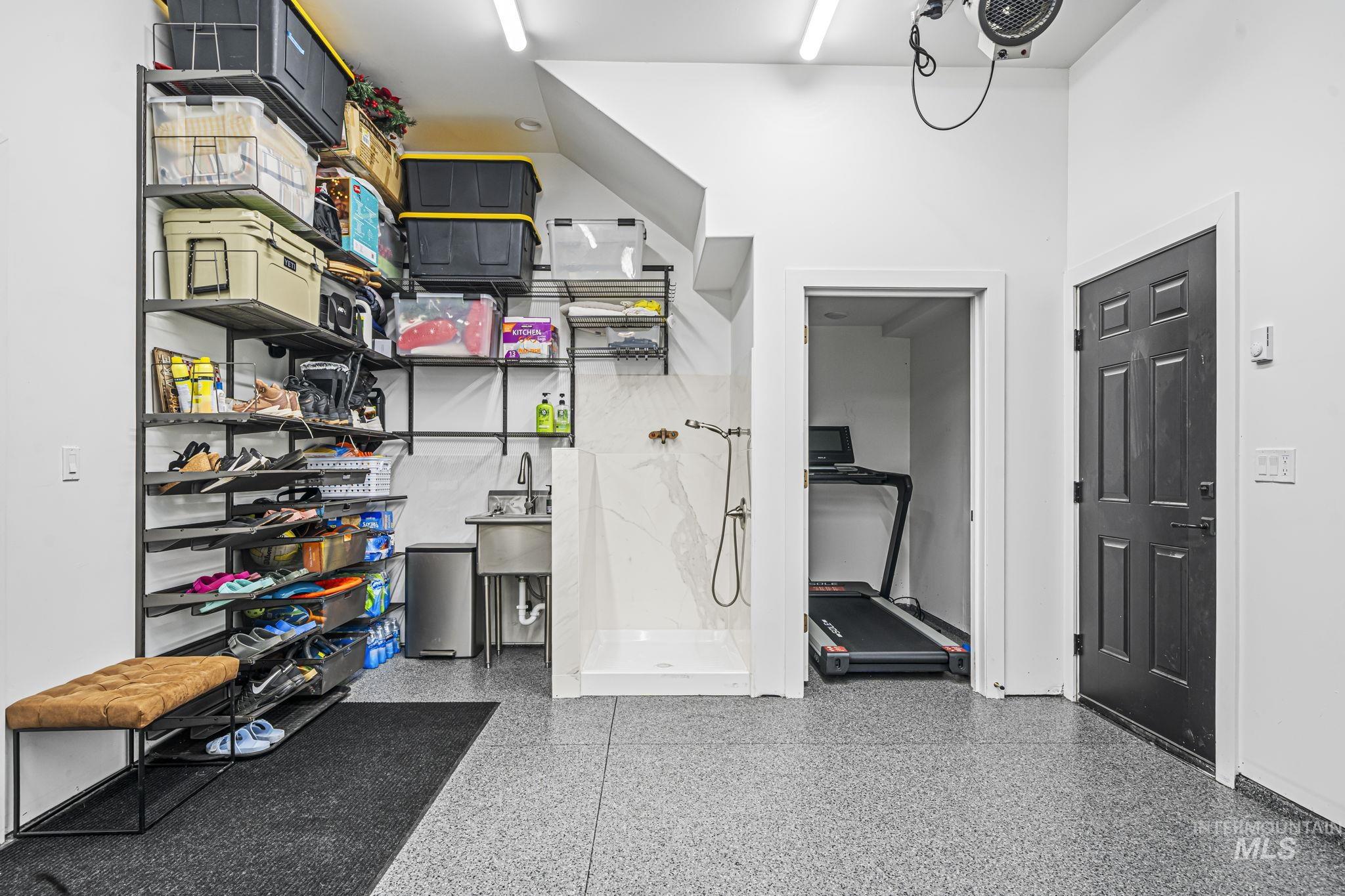 1619 E Lake St Property Photo 33