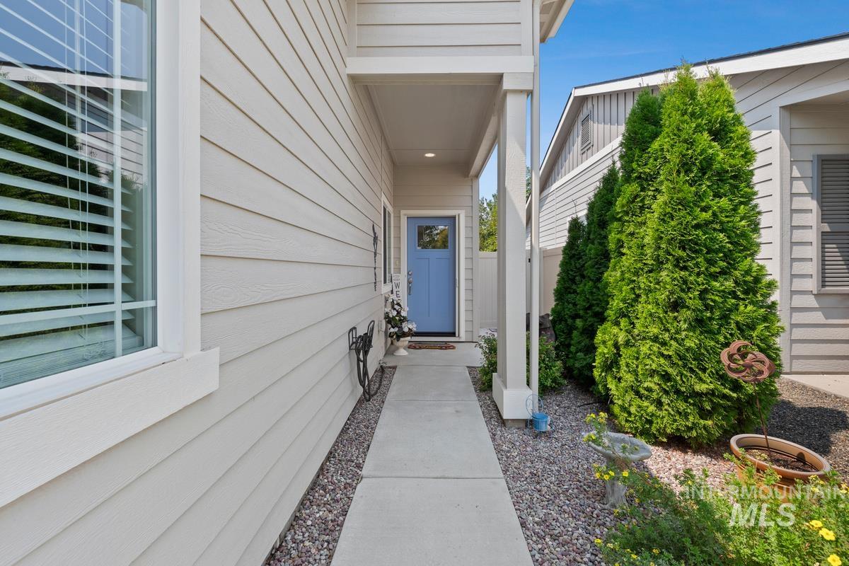 4693 N Mallorca Way Property Photo 3