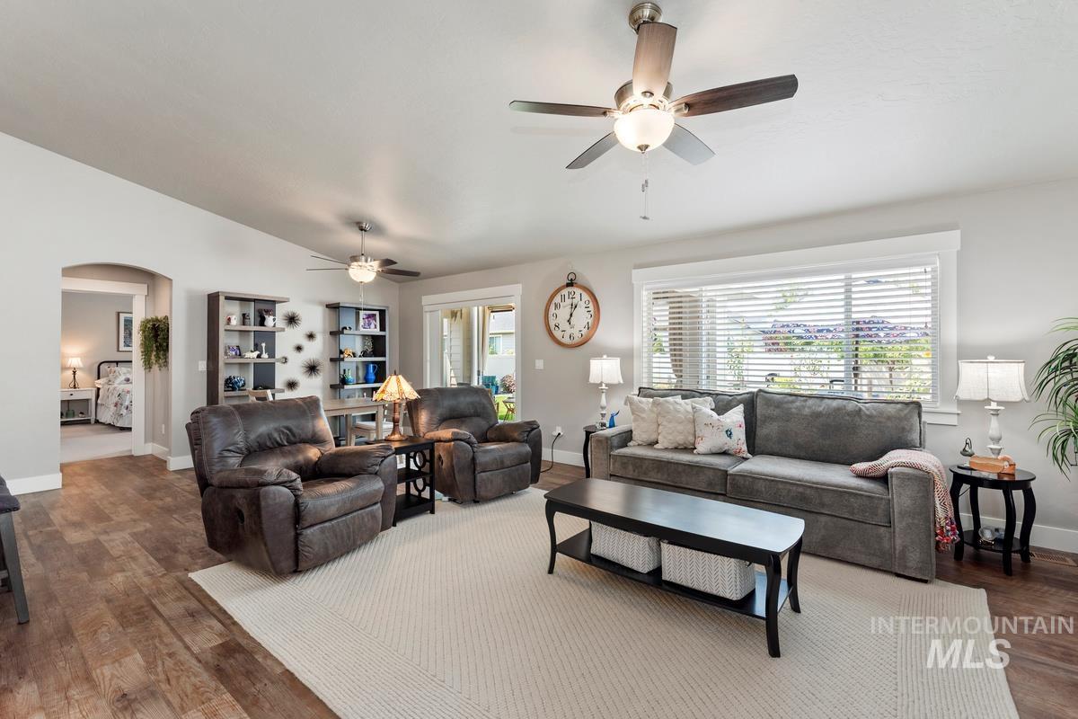 4693 N Mallorca Way Property Photo 5