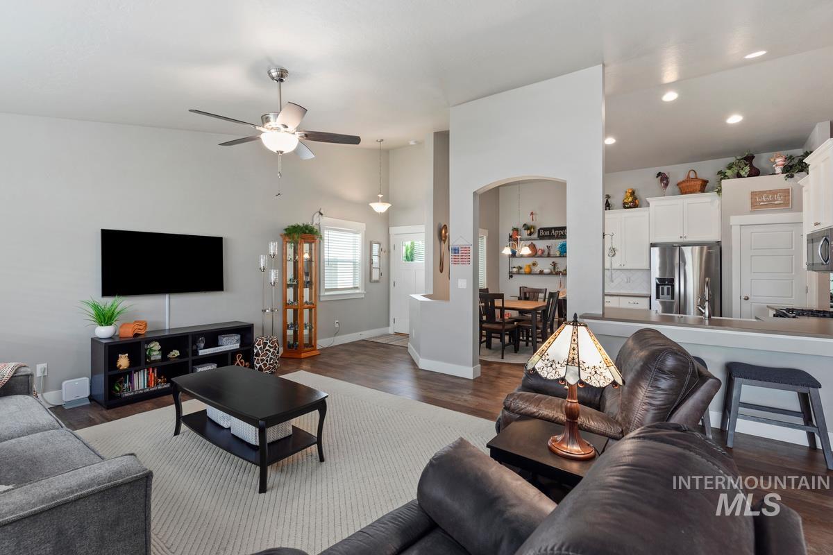 4693 N Mallorca Way Property Photo 7