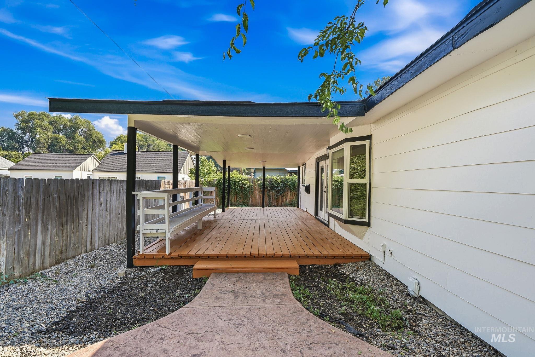 108 N Rowena St Property Photo 49