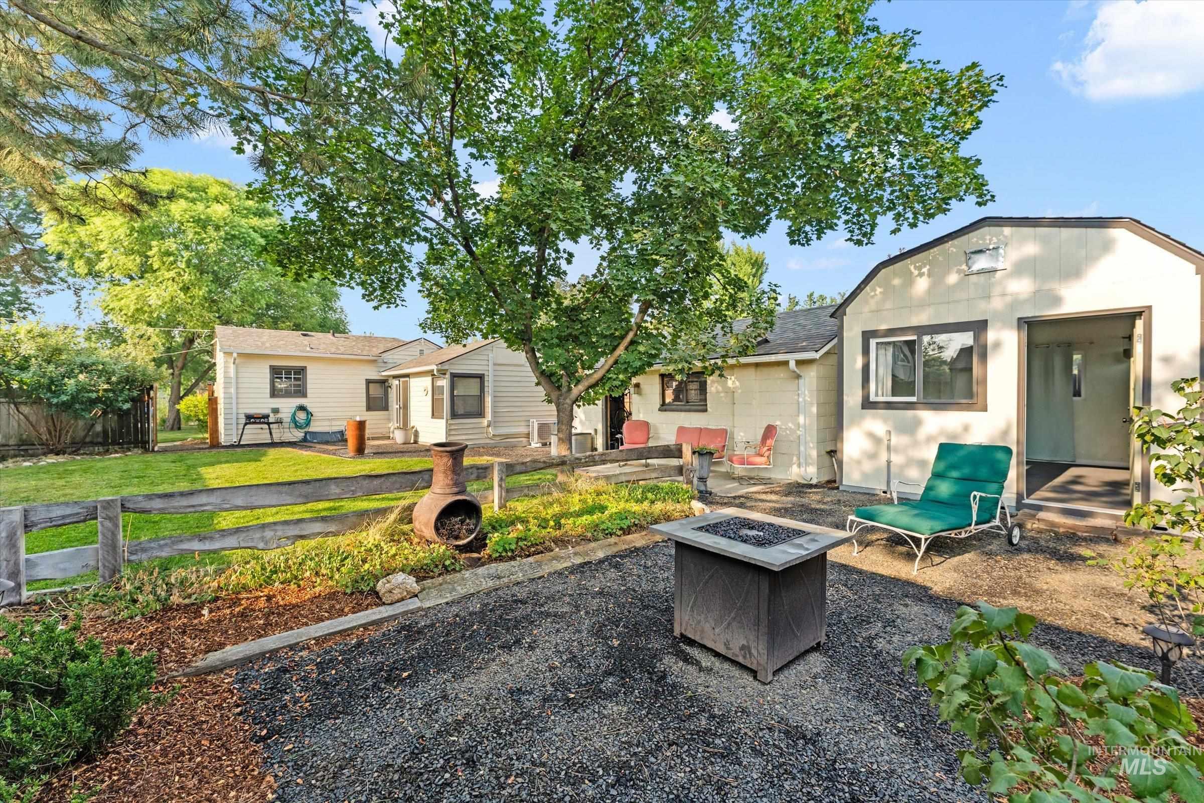 1304 W Targee Property Photo 2