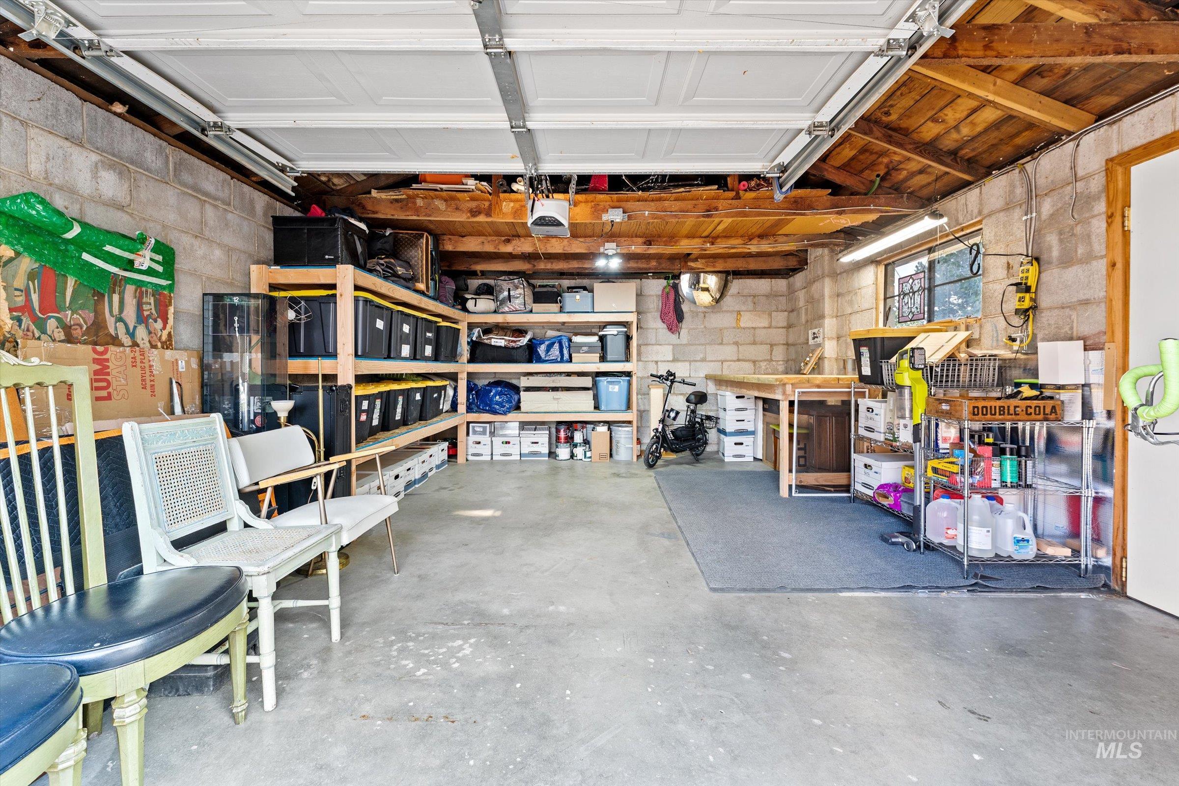 1304 W Targee Property Photo 4