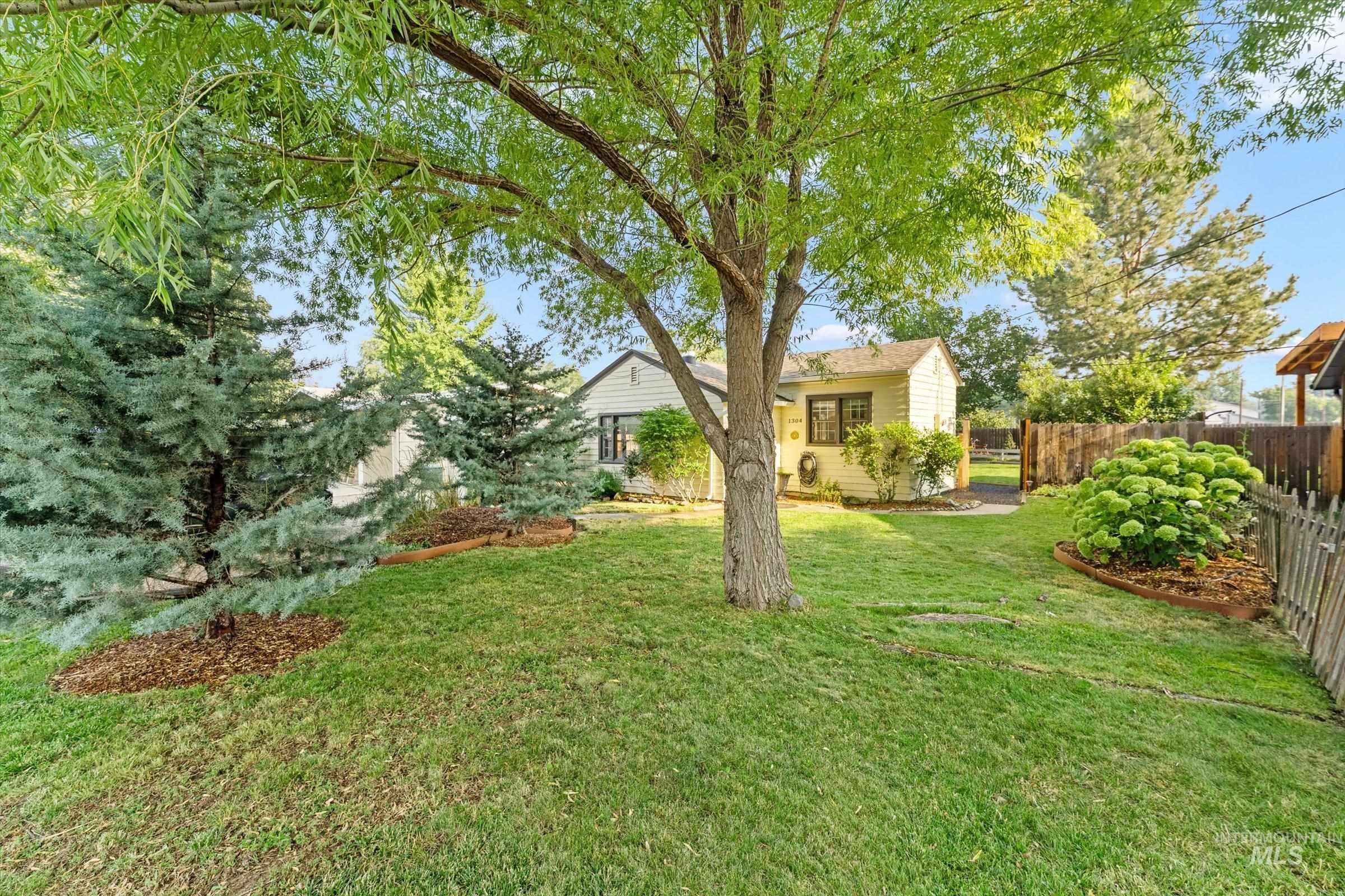 1304 W Targee Property Photo 10