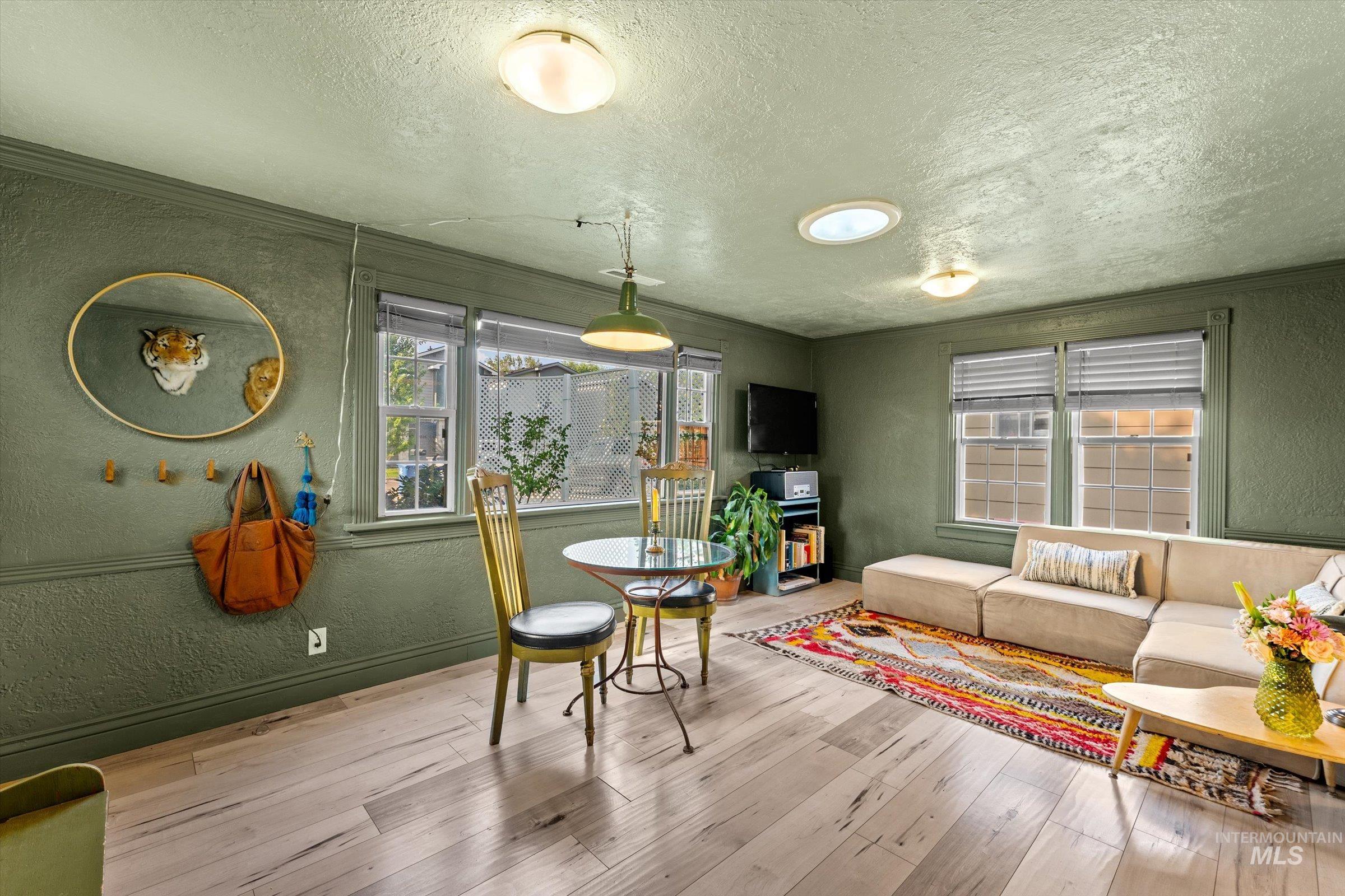1304 W Targee Property Photo 16