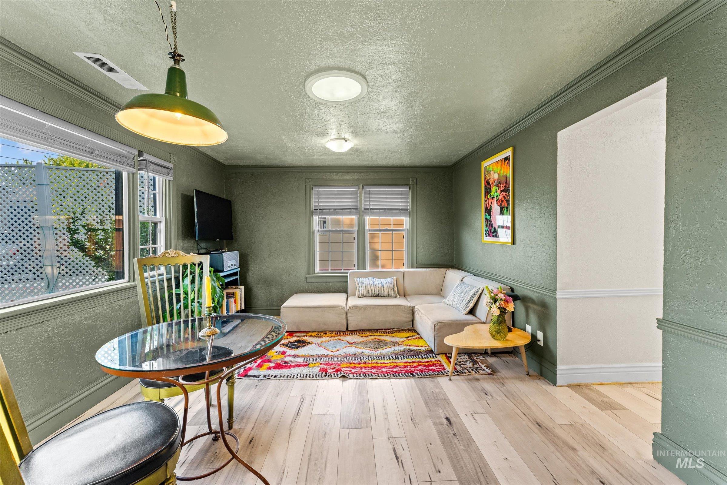 1304 W Targee Property Photo 17