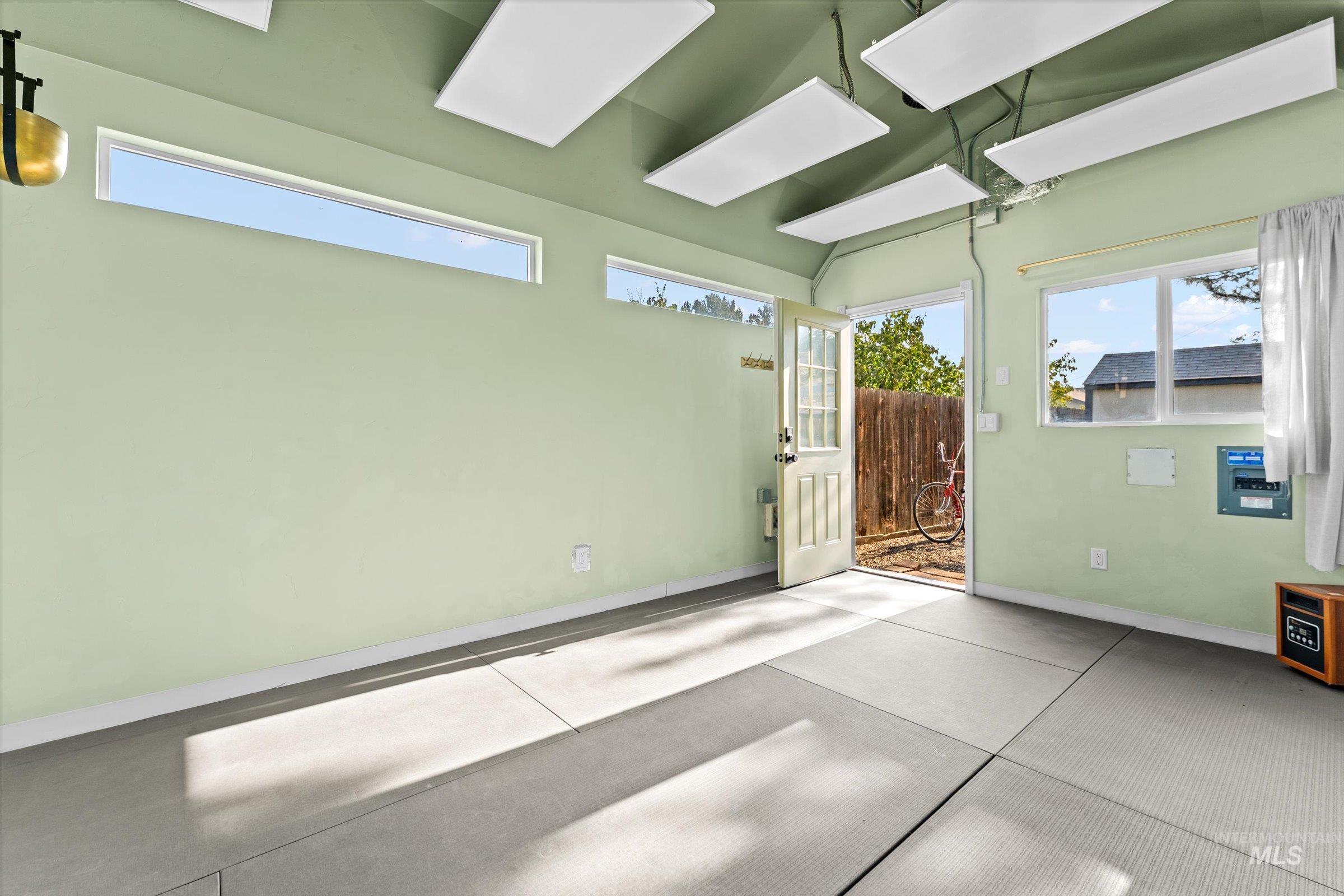 1304 W Targee Property Photo 26