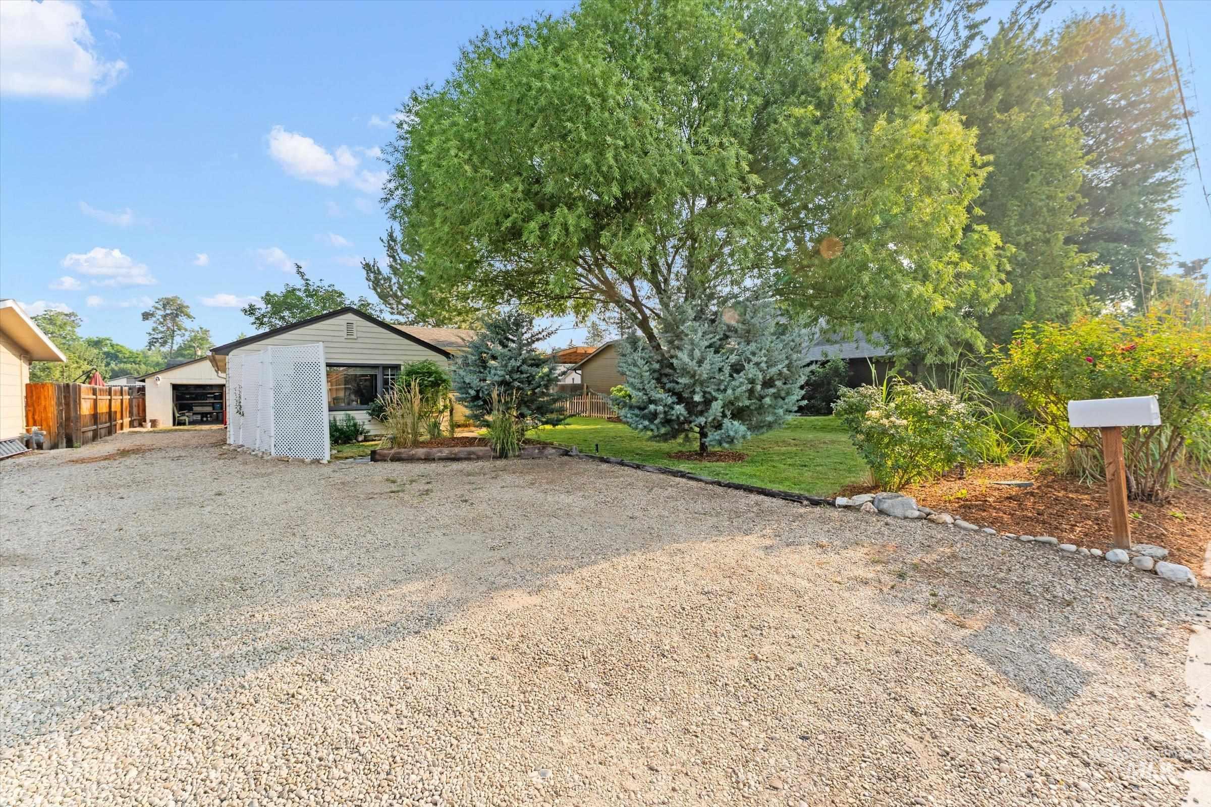 1304 W Targee Property Photo 28